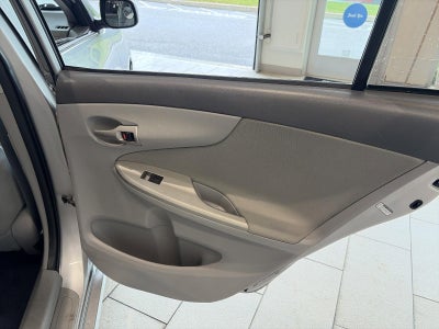 2010 Toyota Corolla 4dr Sdn Man (Natl)