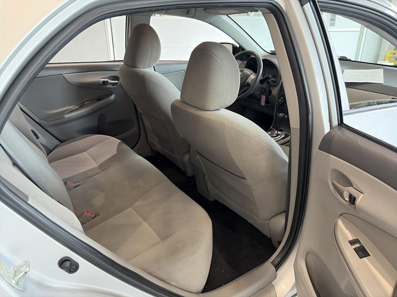 2010 Toyota Corolla 4dr Sdn Man (Natl)