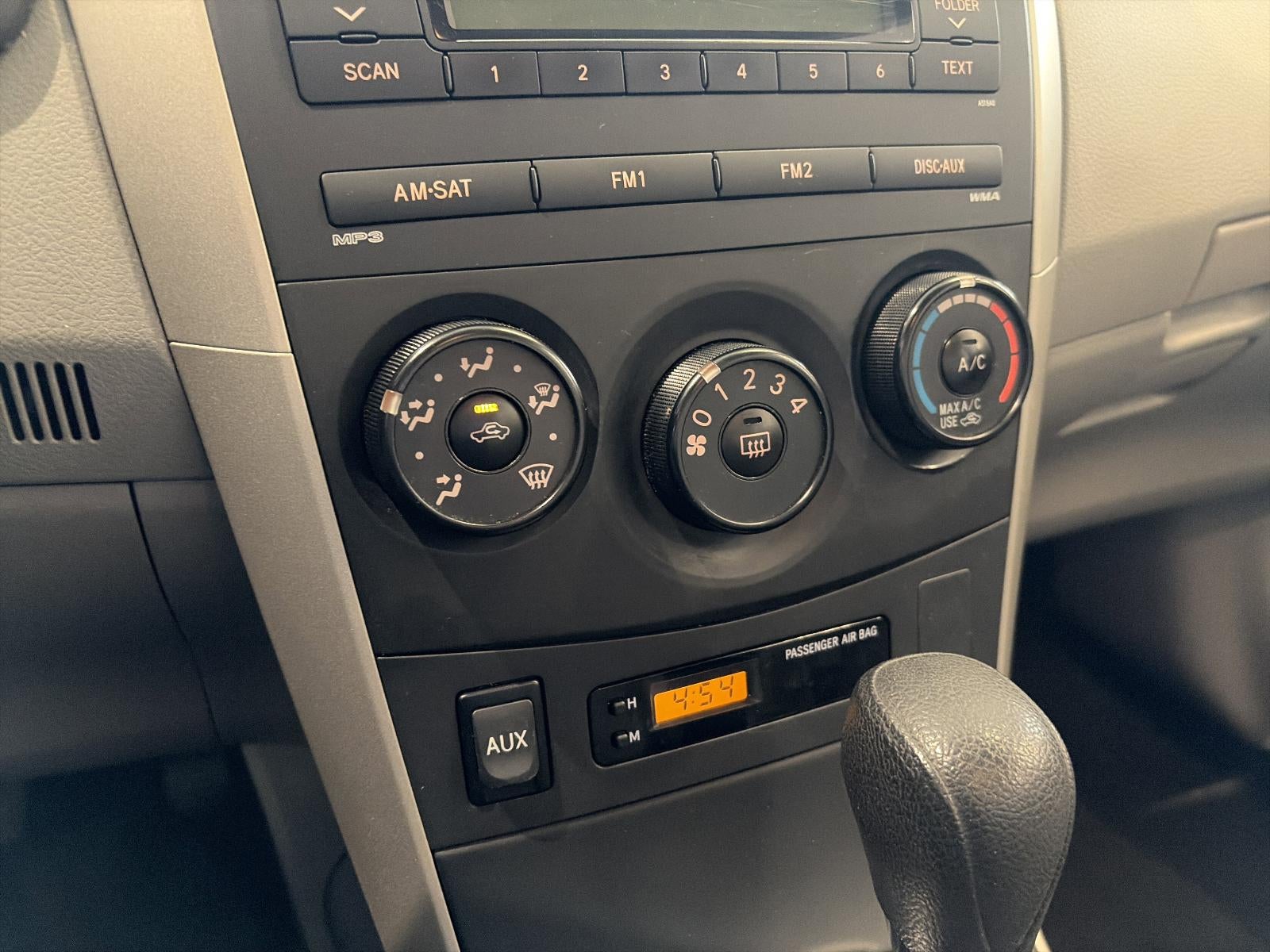 2010 Toyota Corolla 4dr Sdn Man (Natl)