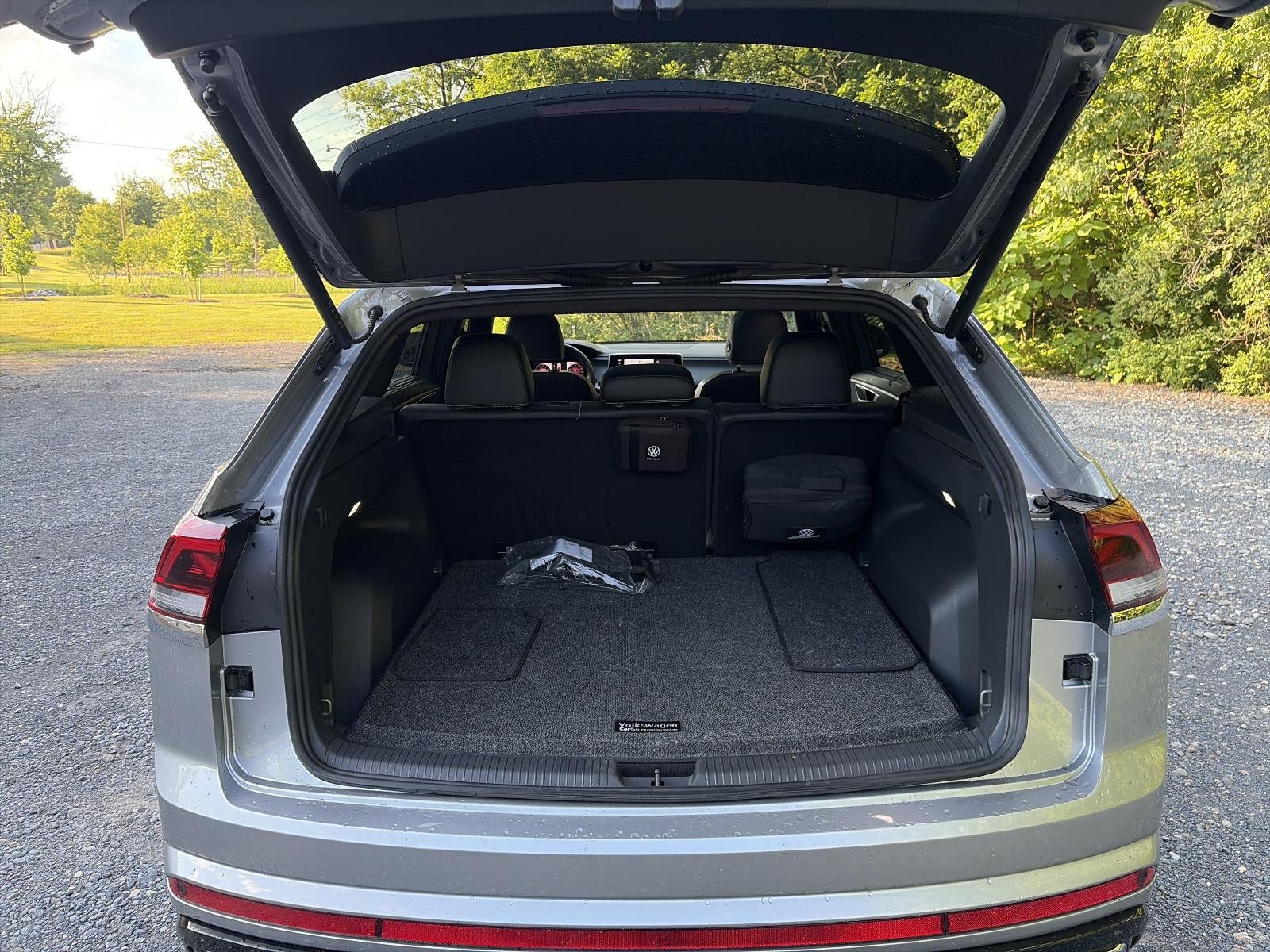 2024 Volkswagen Atlas Cross Sport 2.0T SEL R-Line 4MOTION