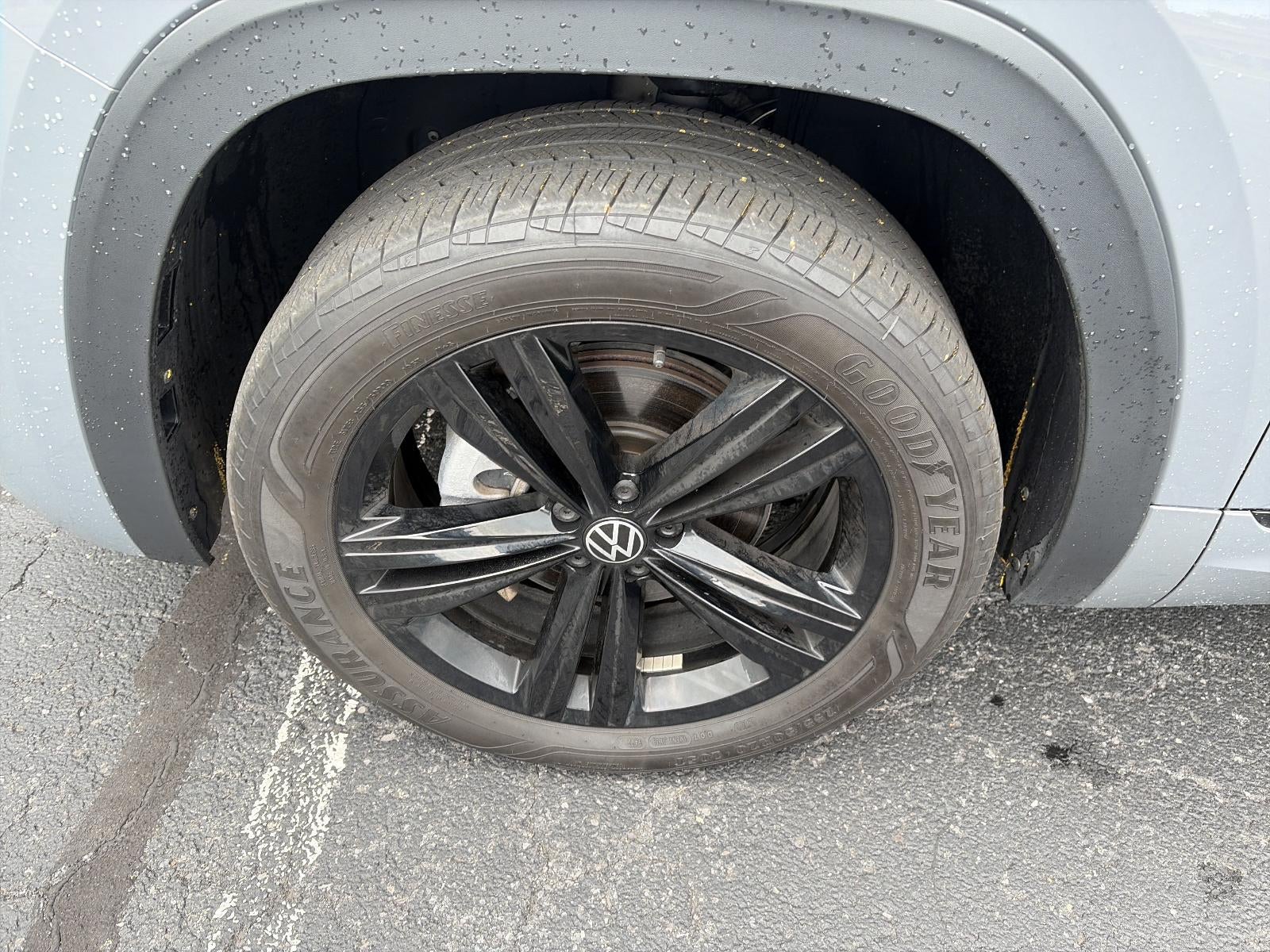2023 Volkswagen Atlas Cross Sport 3.6L V6 SEL R-Line Black 4MOTION
