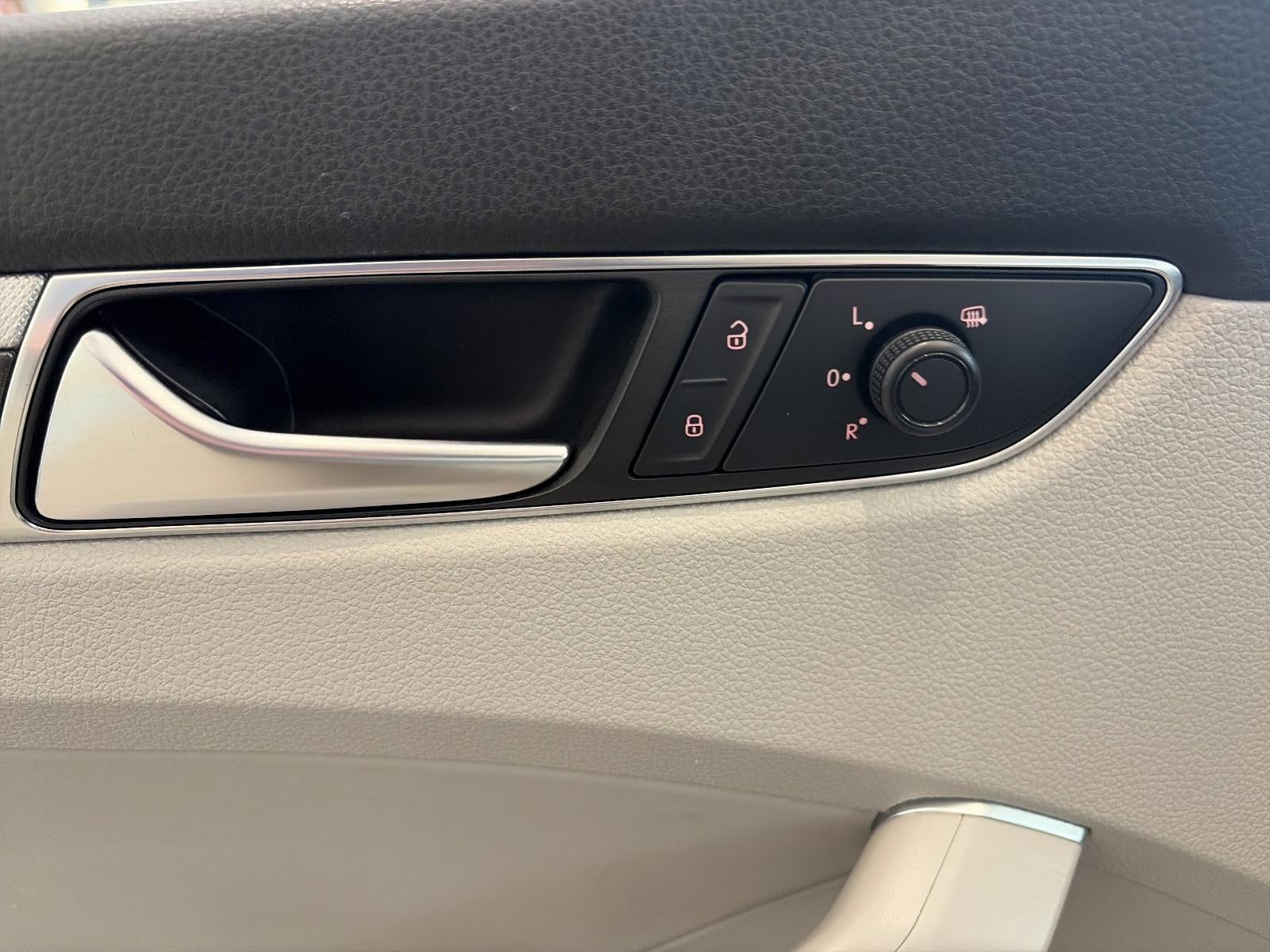 2018 Volkswagen Passat 2.0T SE w/Technology Auto