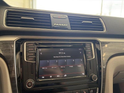 2018 Volkswagen Passat 2.0T SE w/Technology Auto