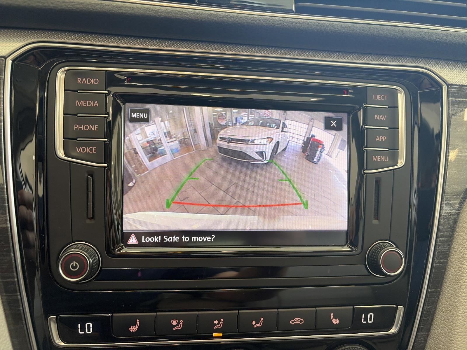 2018 Volkswagen Passat 2.0T SE w/Technology Auto