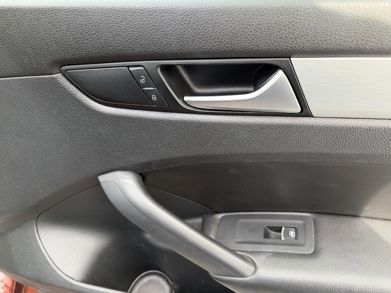 2013 Volkswagen Passat 4dr Sdn 2.5L Auto SE PZEV