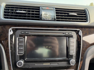 2014 Volkswagen Passat 4dr Sdn 1.8T Auto SEL Premium PZEV