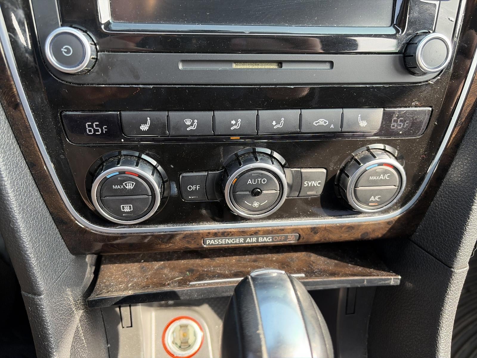 2014 Volkswagen Passat 4dr Sdn 1.8T Auto SEL Premium PZEV