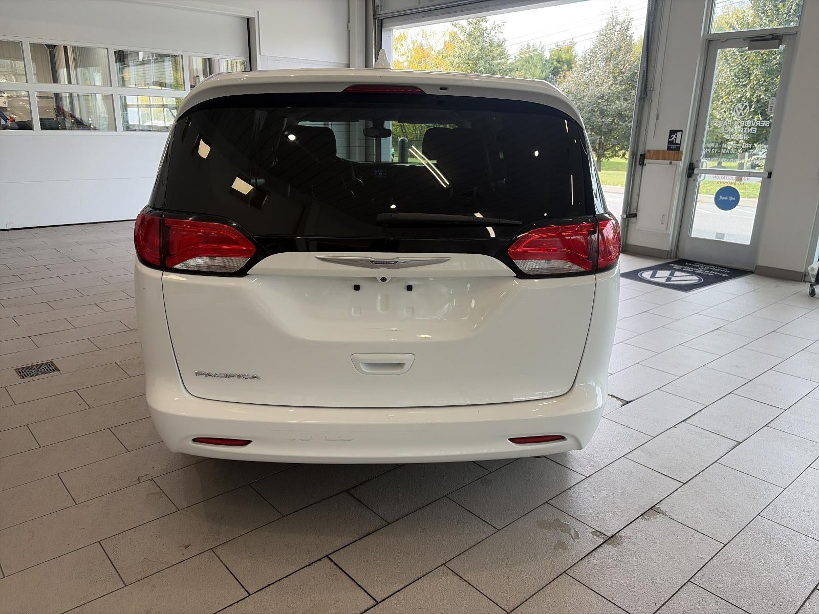 2017 Chrysler Pacifica LX FWD