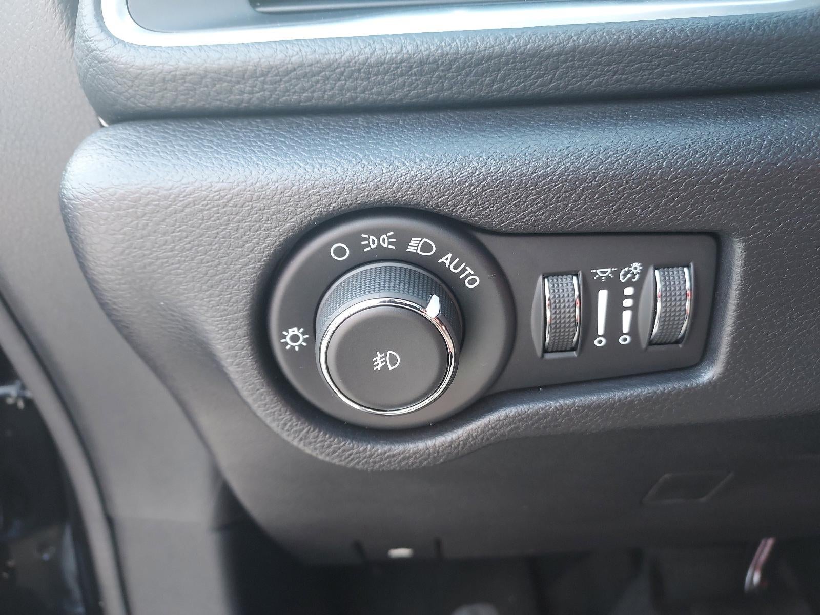 2020 Chrysler Pacifica Hybrid Red S FWD