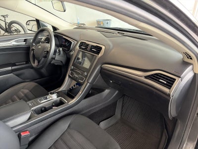 2017 Ford Fusion SE FWD