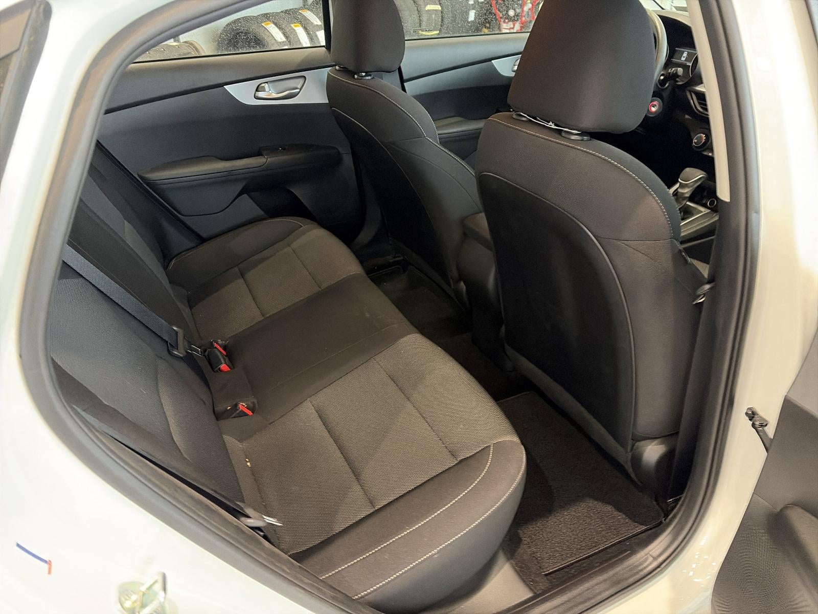 2023 Kia Forte LXS IVT