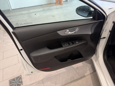 2023 Kia Forte LXS IVT