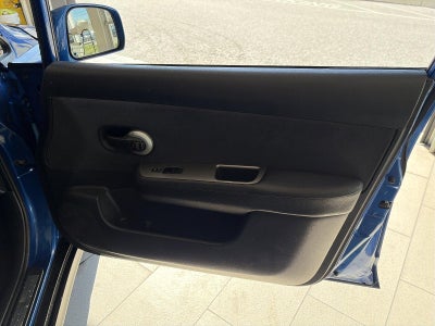 2008 Nissan Versa 5dr HB I4 Auto 1.8 S