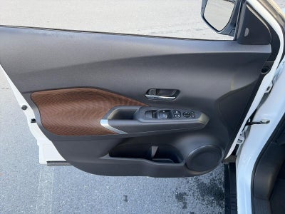 2023 Nissan Kicks SR FWD