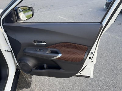 2023 Nissan Kicks SR FWD