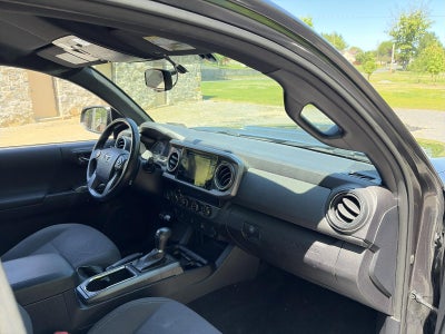 2017 Toyota Tacoma TRD Sport Double Cab 5' Bed V6 4x4 AT (Natl)