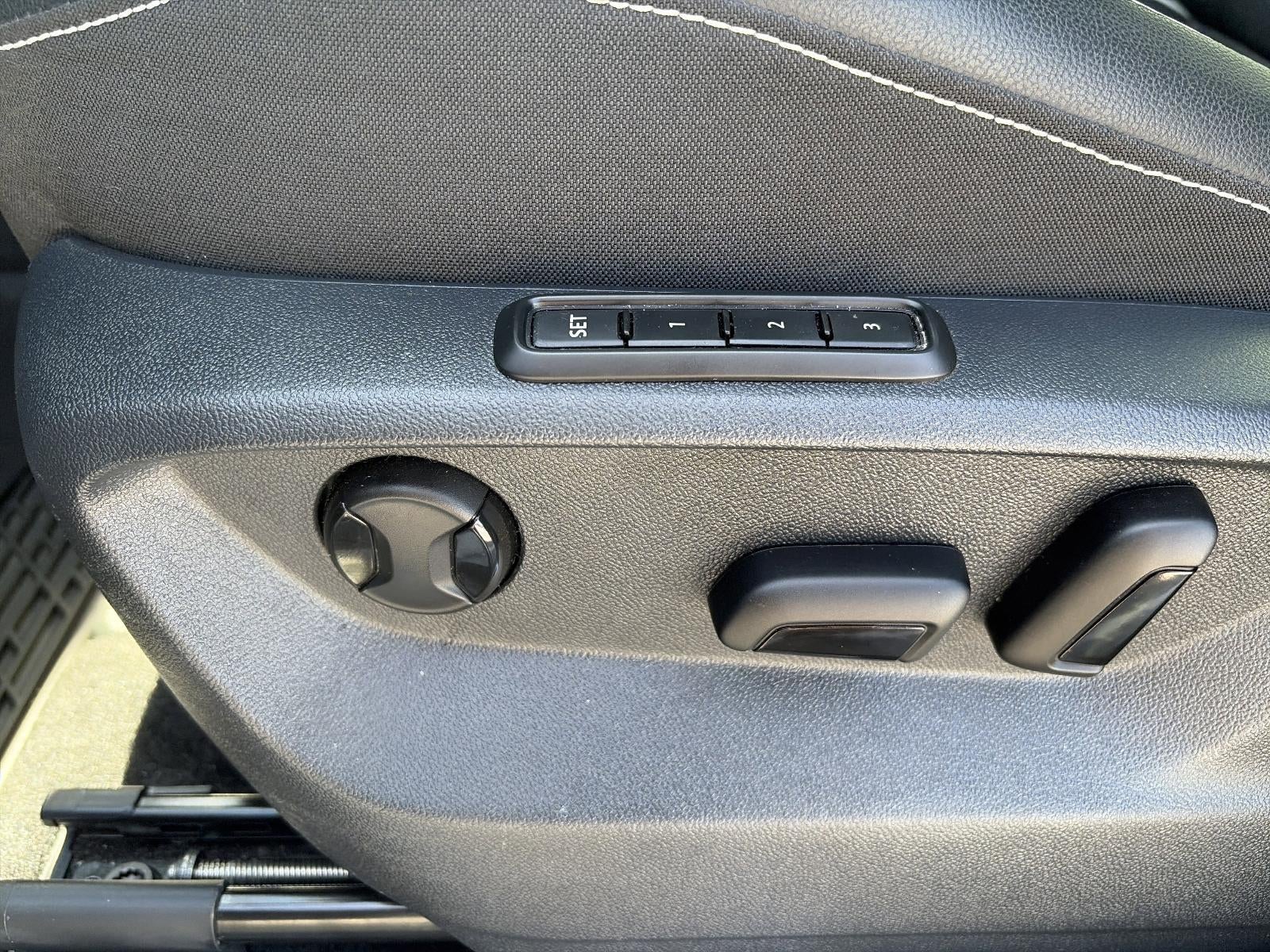 2024 Volkswagen Tiguan 2.0T SEL R-Line 4MOTION