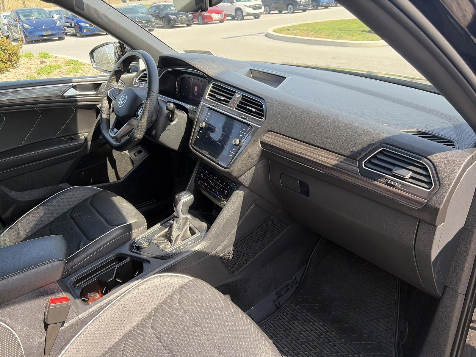 2024 Volkswagen Tiguan 2.0T SEL R-Line 4MOTION