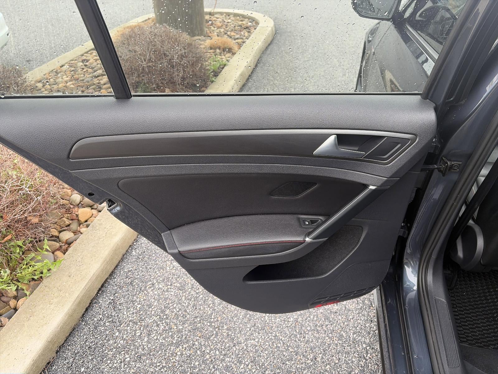 2018 Volkswagen Golf GTI 2.0T SE Manual