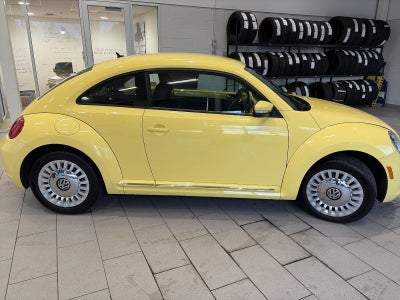 2013 Volkswagen Beetle 2dr Man 2.5L PZEV