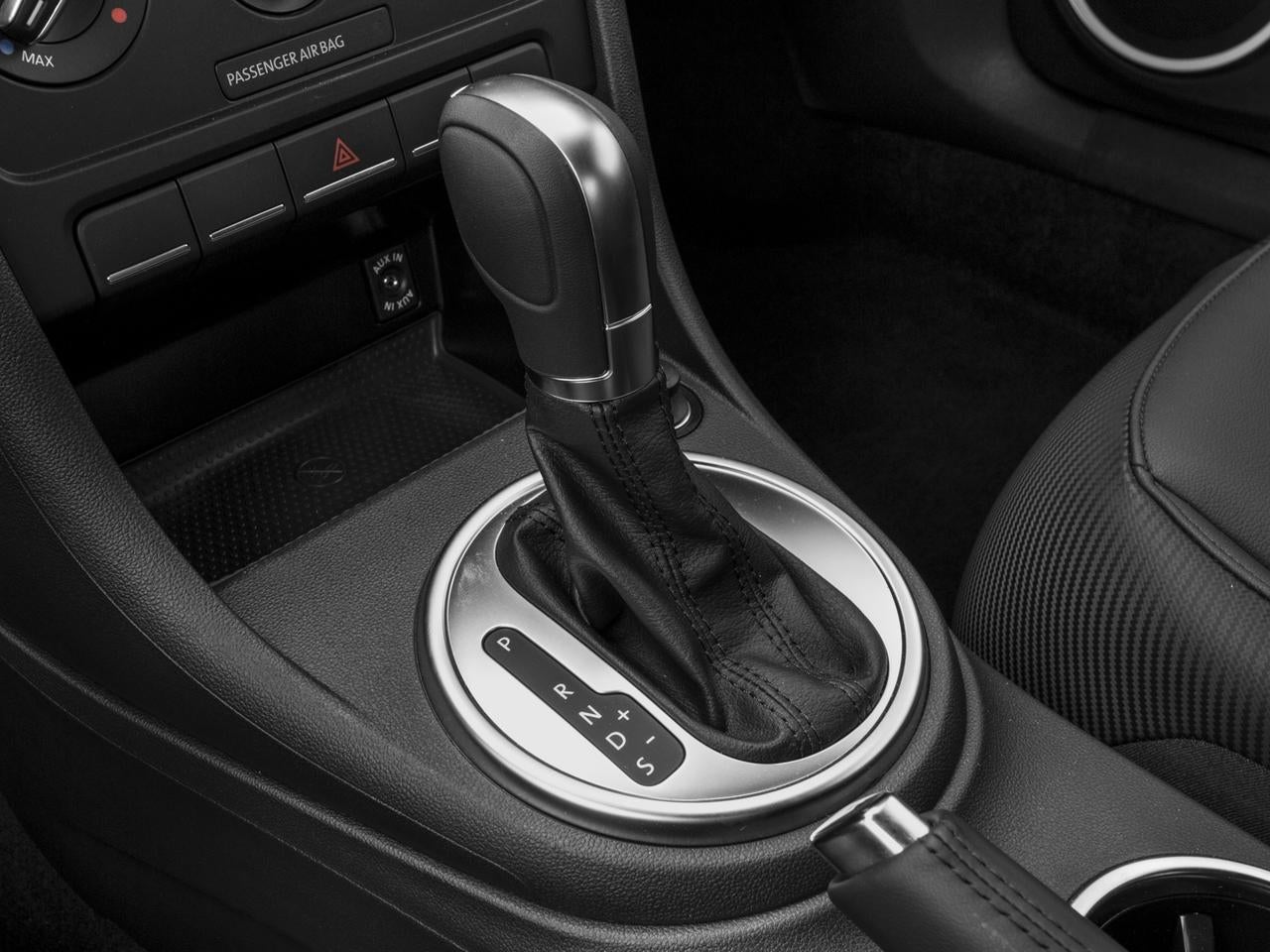 2016 Volkswagen Beetle 2dr Auto 1.8T SEL PZEV