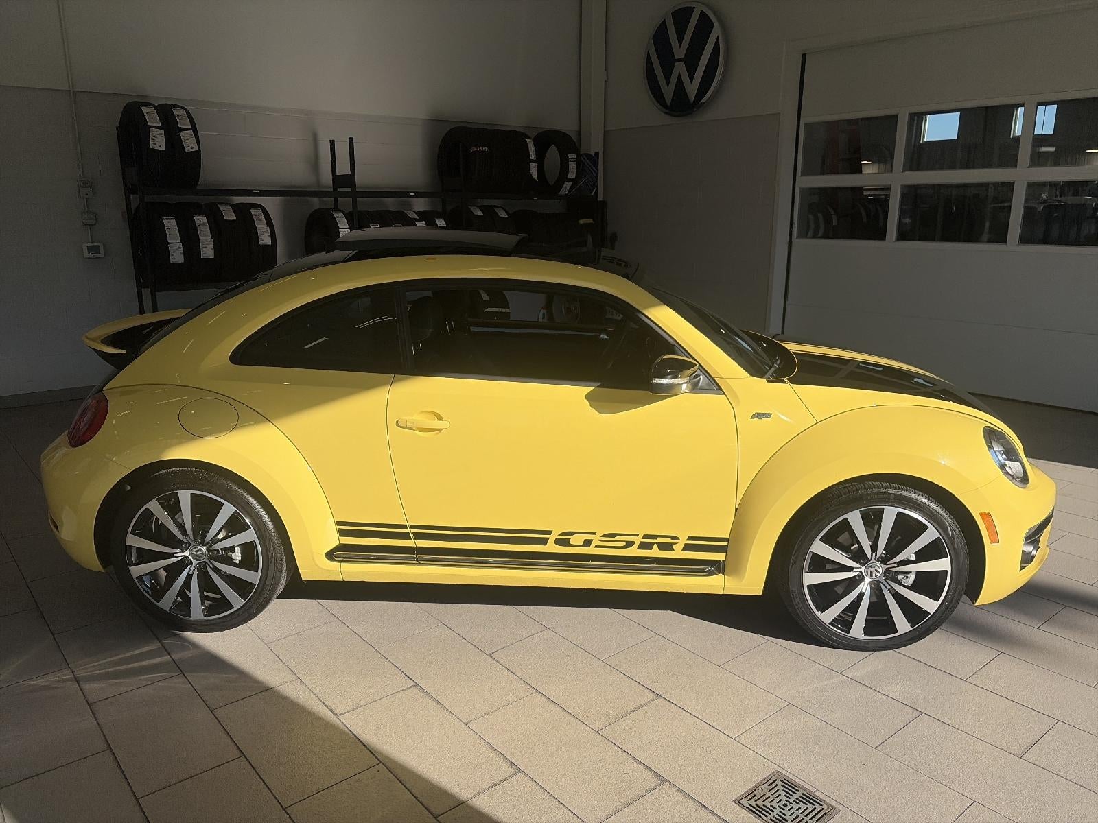 2014 Volkswagen Beetle 2dr DSG 2.0T Turbo R-Line PZEV