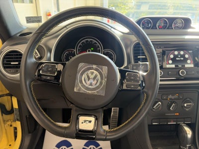 2014 Volkswagen Beetle 2dr DSG 2.0T Turbo R-Line PZEV