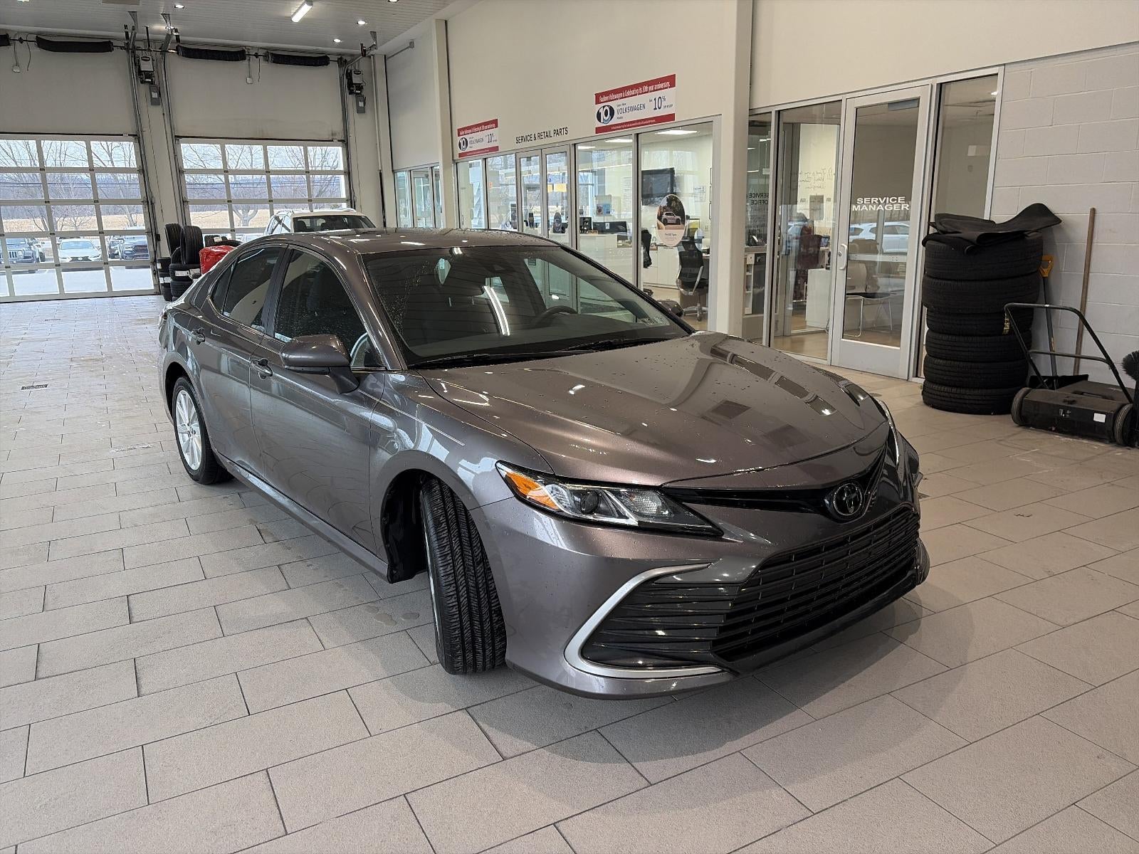 2023 Toyota Camry LE Auto (SE)