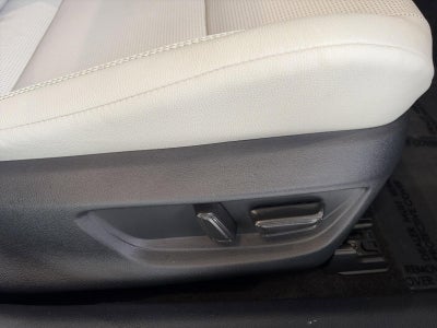 2025 Toyota Camry XSE AWD (Natl)