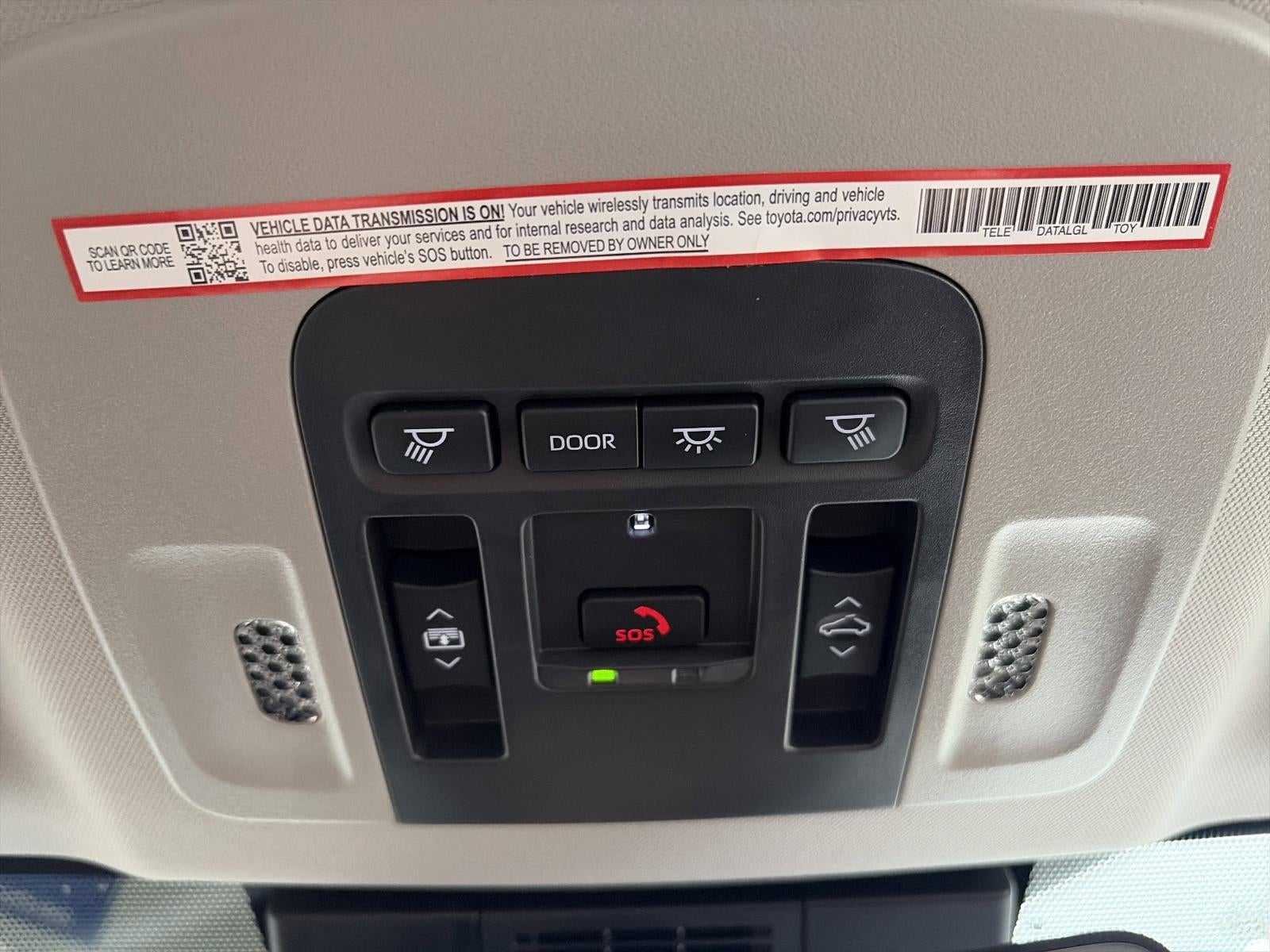 2025 Toyota Camry XSE AWD (Natl)