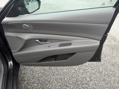 2022 Hyundai ELANTRA SEL IVT