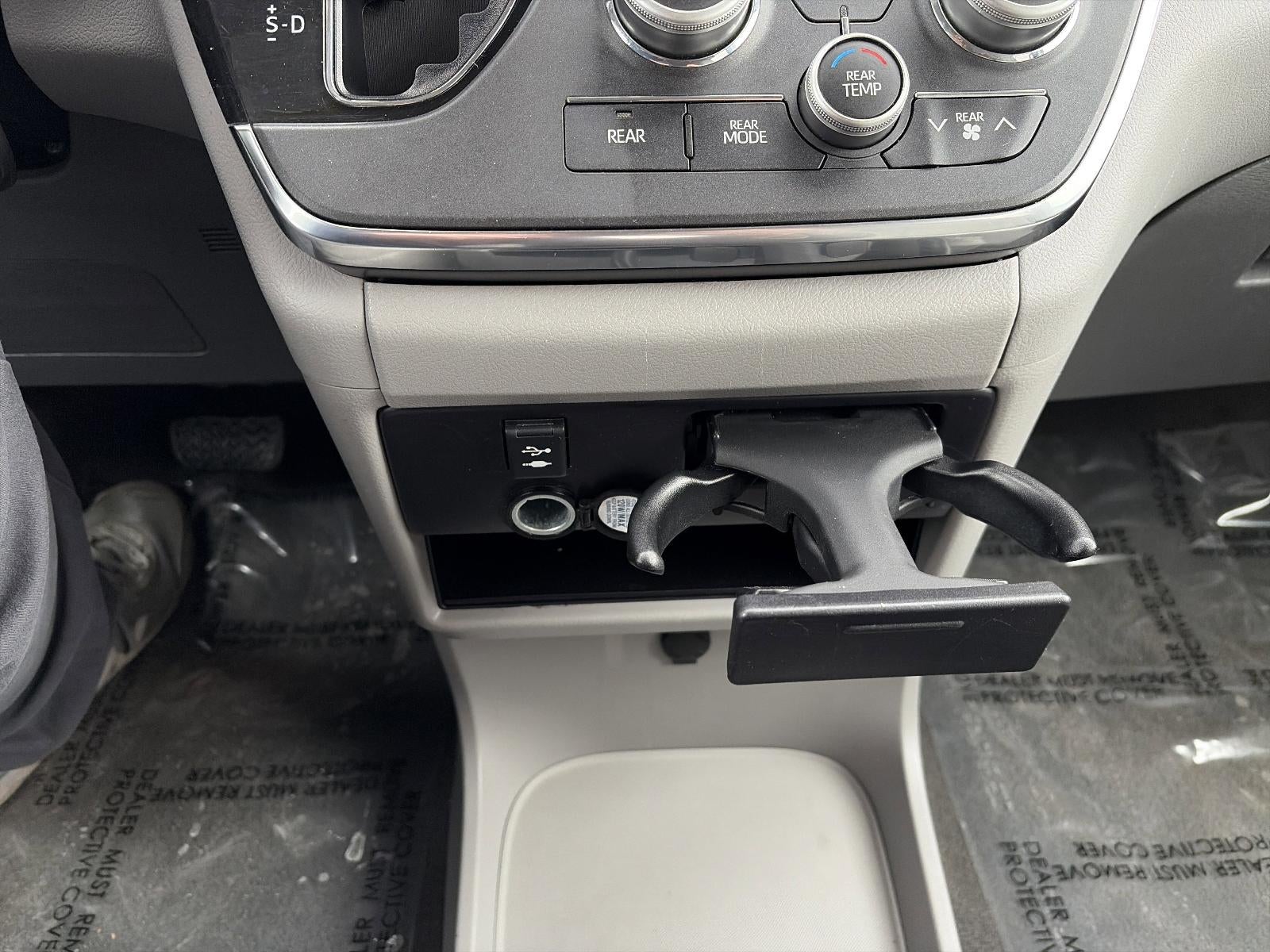 2018 Toyota Sienna LE FWD 8-Passenger (Natl)