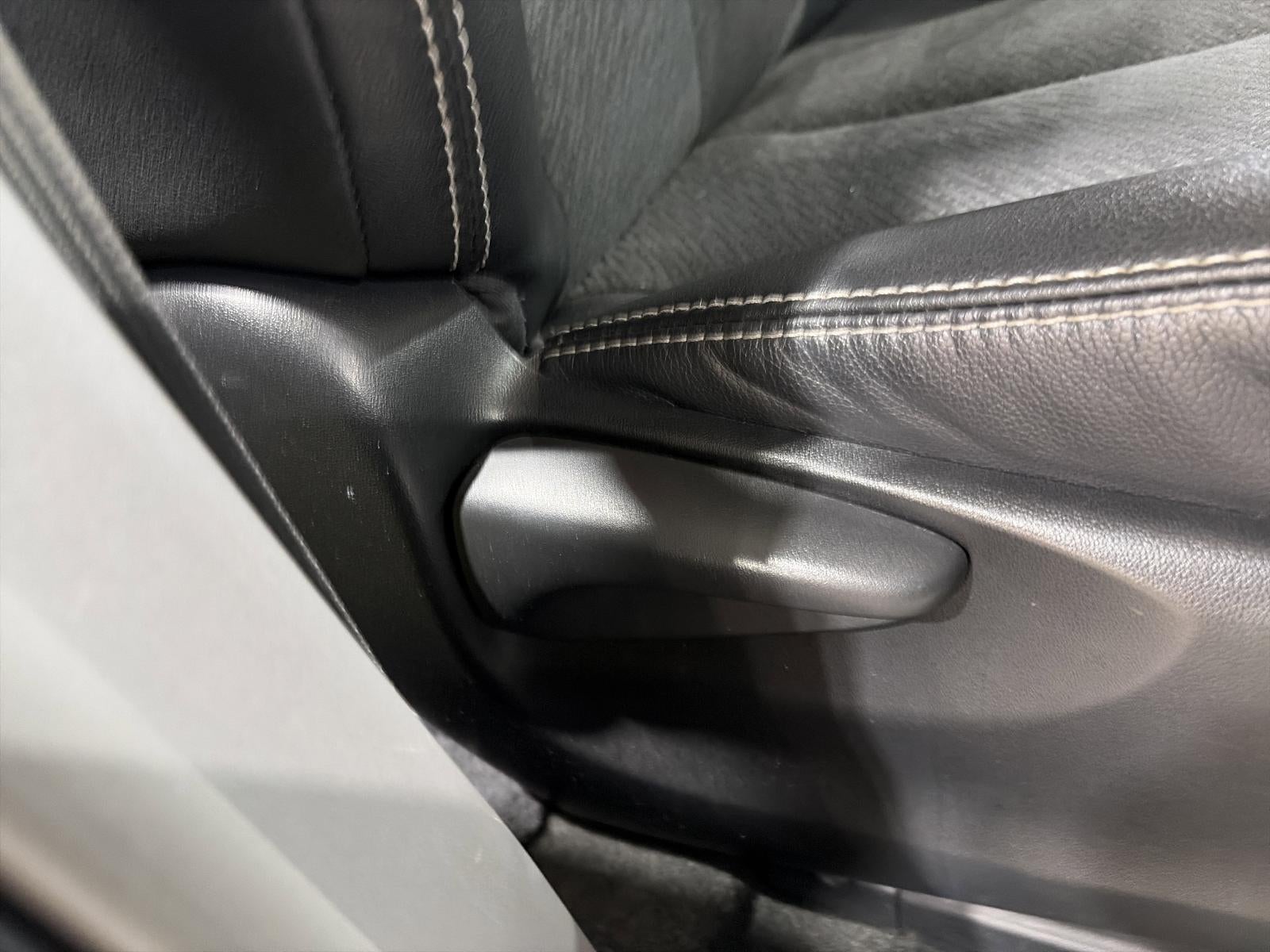 2013 Toyota Sienna 5dr 8-Pass Van V6 SE FWD (Natl)