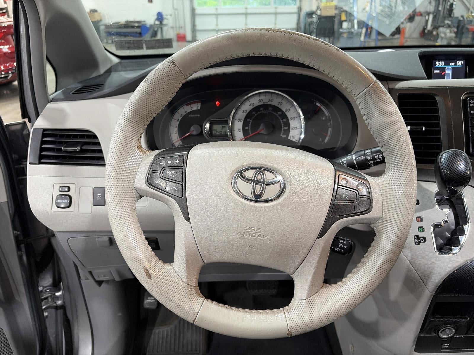 2013 Toyota Sienna 5dr 8-Pass Van V6 SE FWD (Natl)