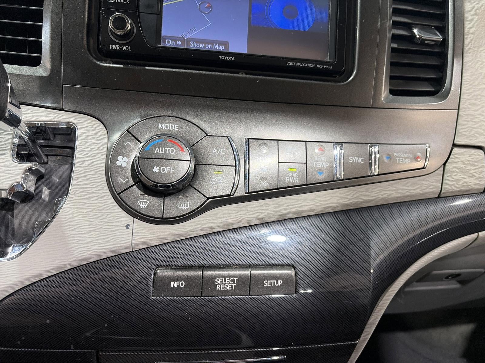 2013 Toyota Sienna 5dr 8-Pass Van V6 SE FWD (Natl)