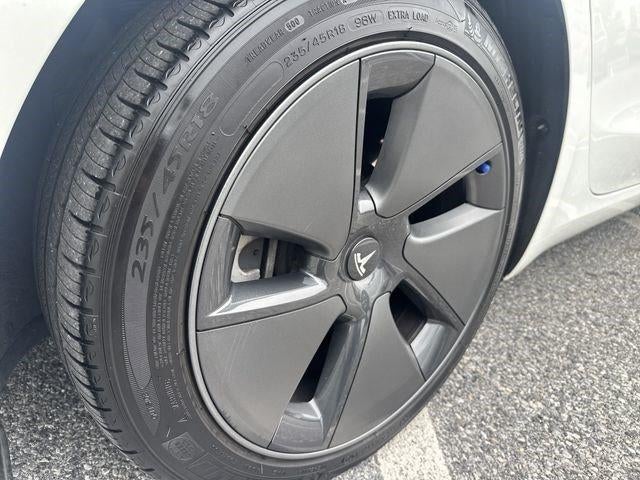 2023 Tesla Model 3 RWD