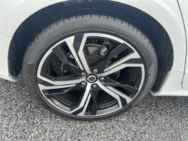 2024 Volvo S60 B5 FWD Plus Dark Theme