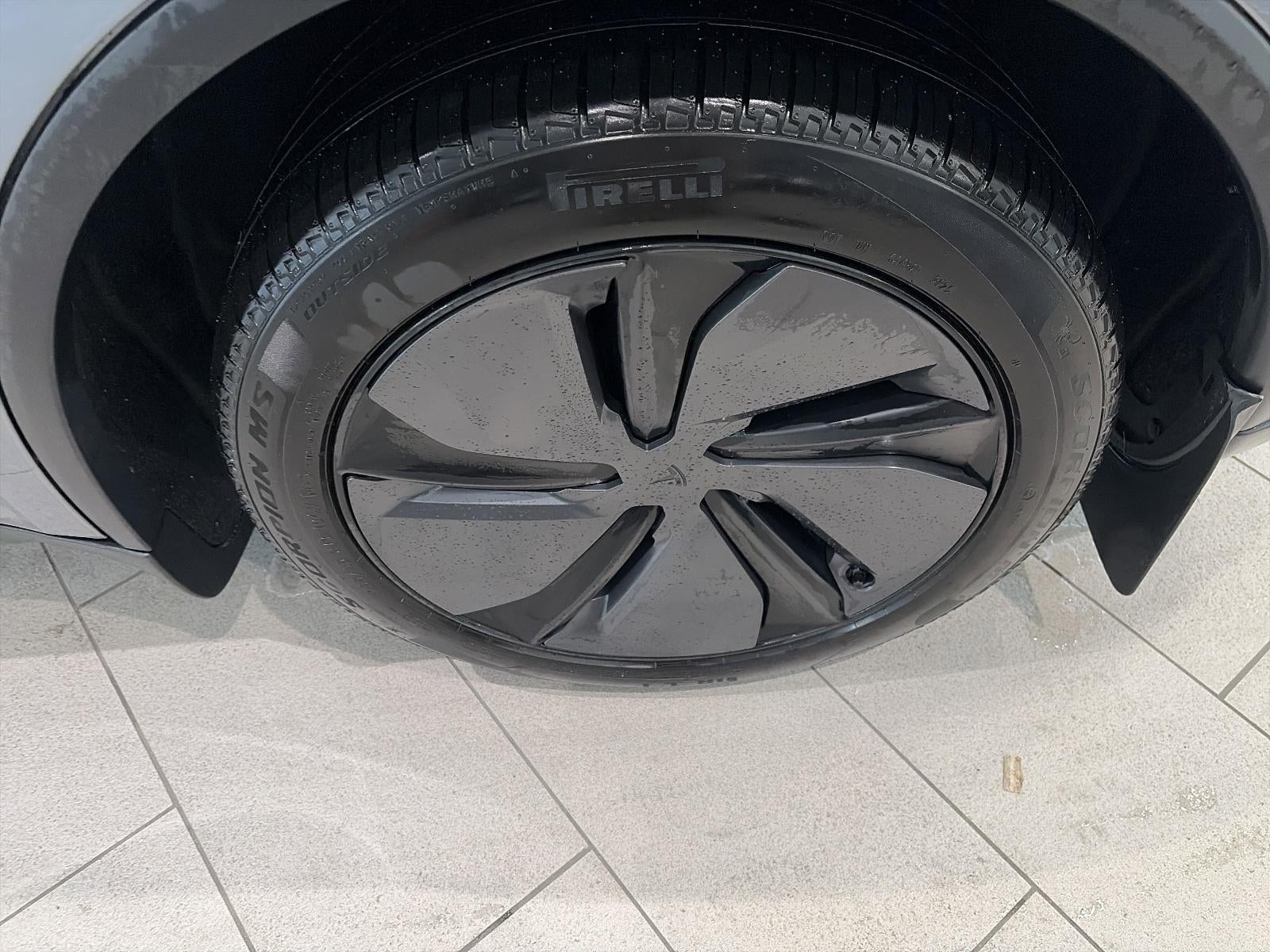 2026 Tesla Model Y RWD