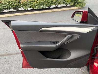 2025 Tesla Model Y Performance AWD *Ltd Avail*