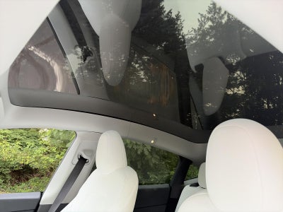 2025 Tesla Model Y Performance AWD *Ltd Avail*