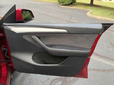 2025 Tesla Model Y Performance AWD *Ltd Avail*