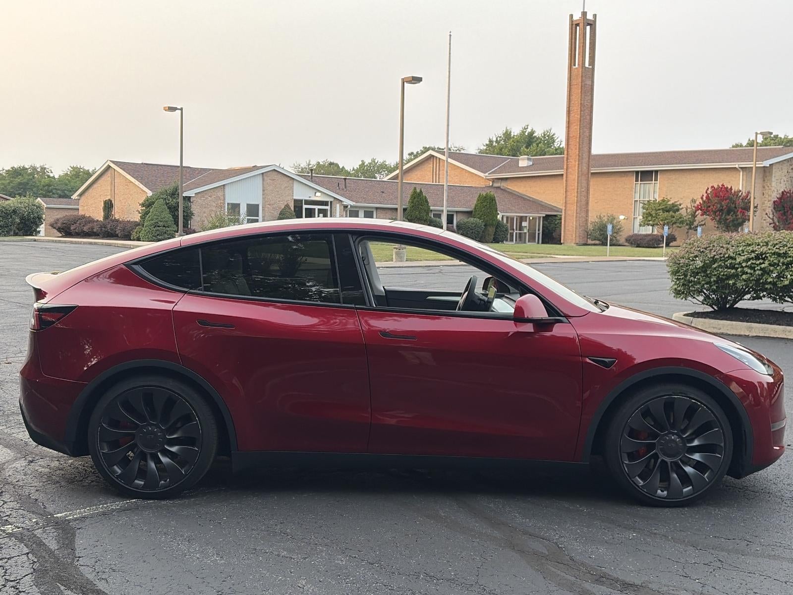 2025 Tesla Model Y Performance AWD *Ltd Avail*