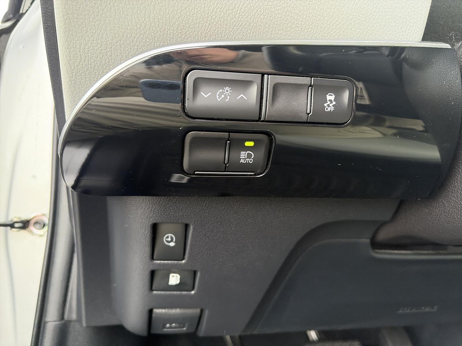 2019 Toyota Prius Prime Premium (Natl)