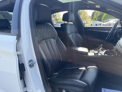 2023 BMW M550i xDrive Sedan