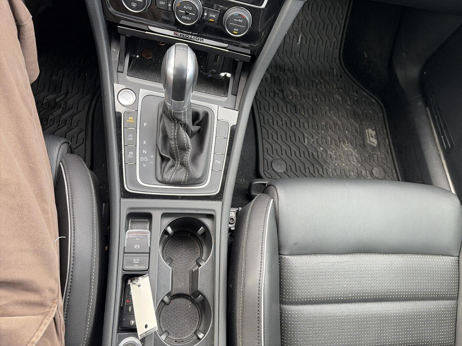 2019 Volkswagen Golf R 2.0T DSG w/DCC/Nav