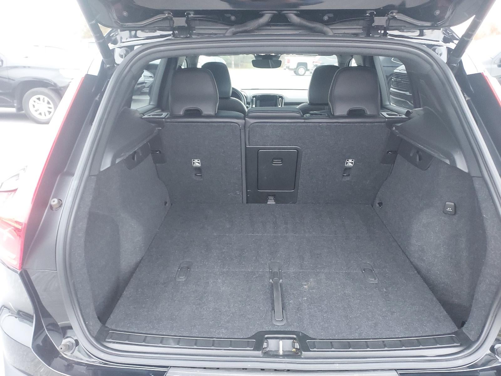 2021 Volvo XC40 Recharge P8 eAWD Pure Electric