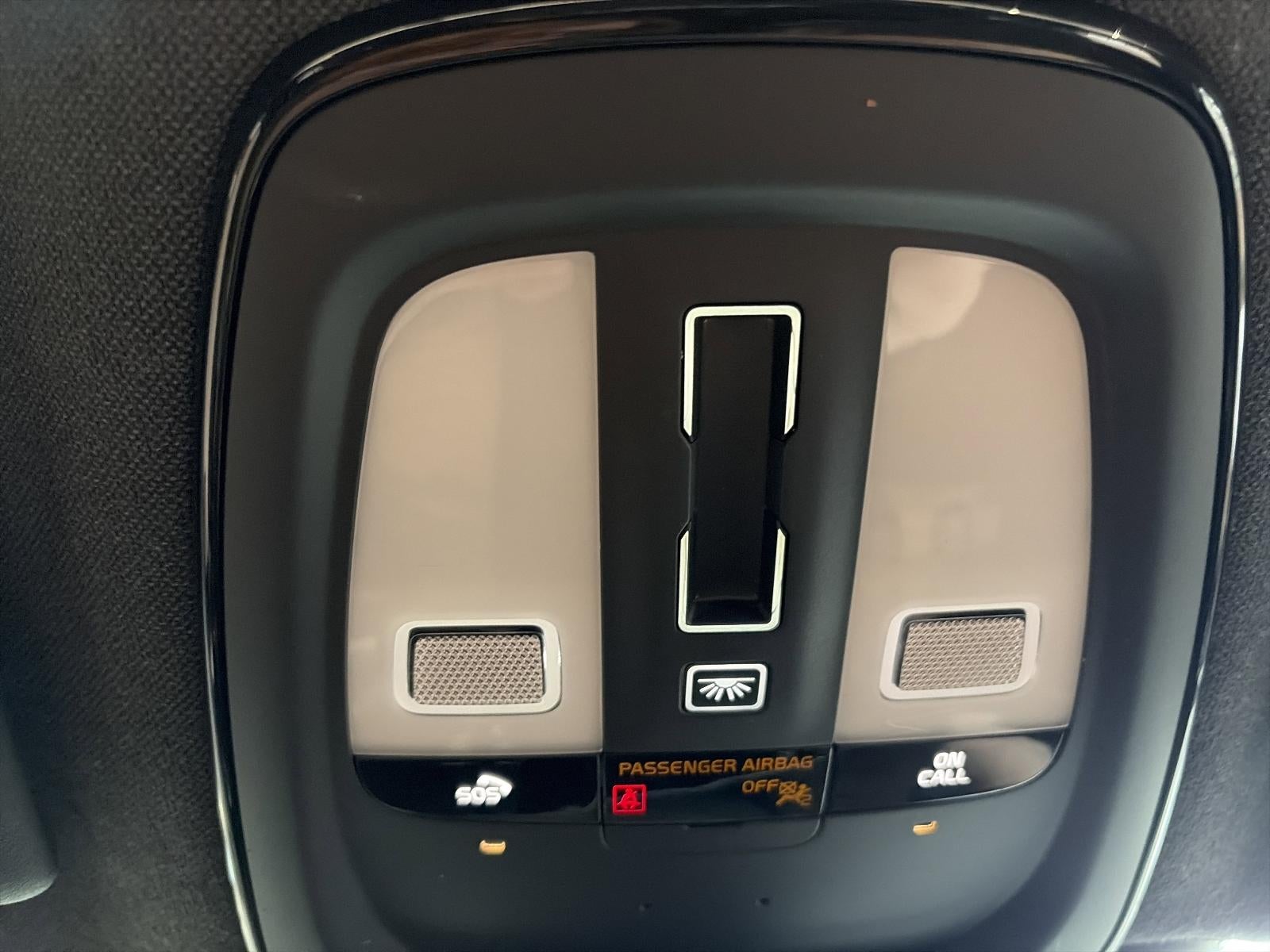 2021 Volvo XC40 Recharge P8 eAWD Pure Electric
