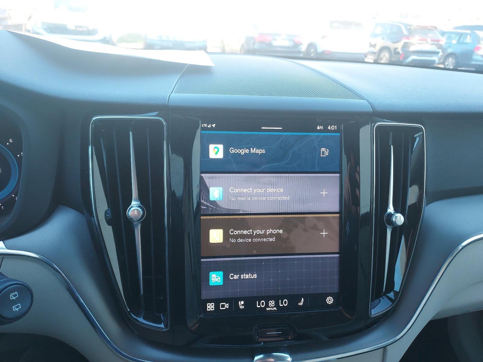 2024 Volvo XC60 B5 AWD Core Dark Theme