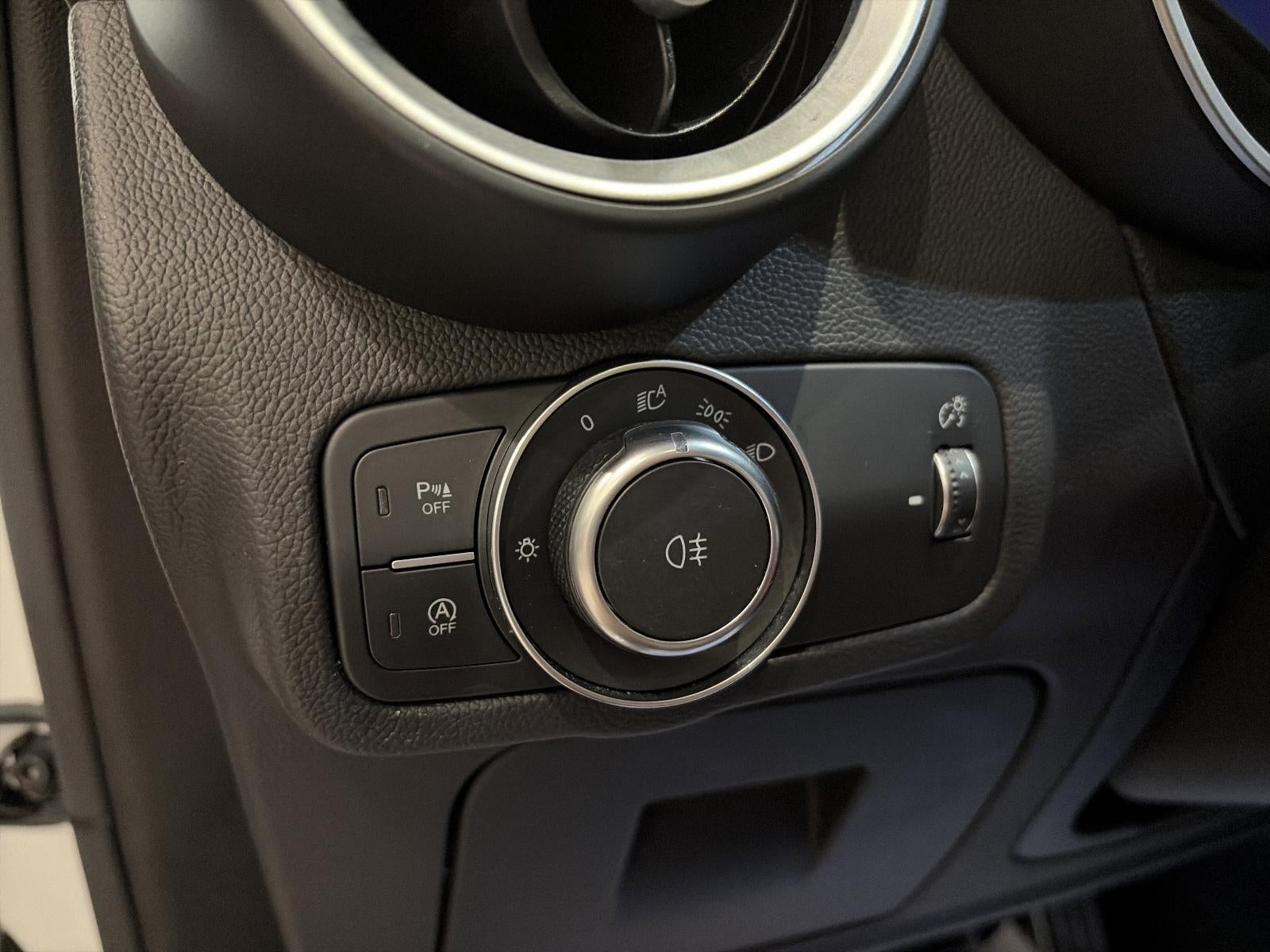 2023 Alfa Romeo Stelvio Veloce AWD