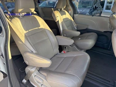 2019 Toyota Sienna XLE Premium FWD 8-Passenger (Natl)